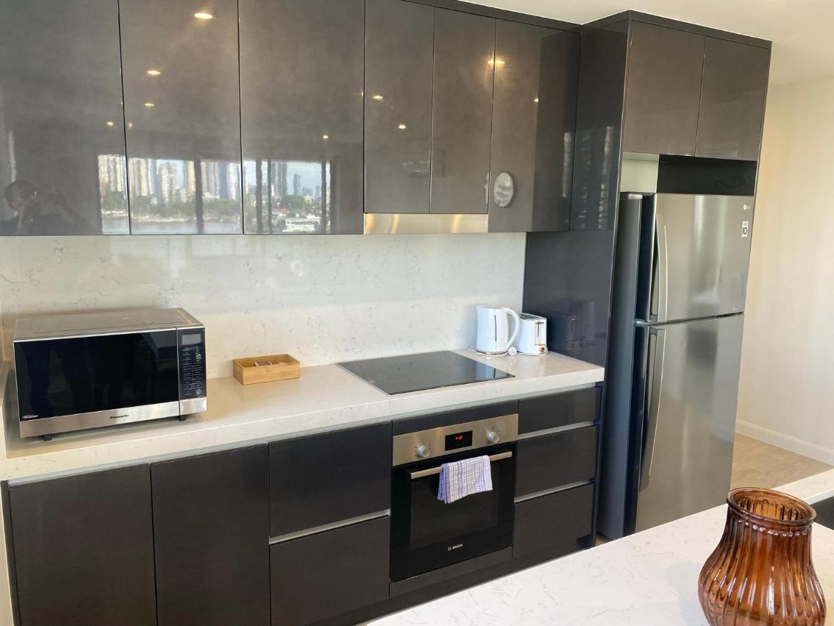 Serenity Surfers Paradise Голд-Кост Экстерьер фото